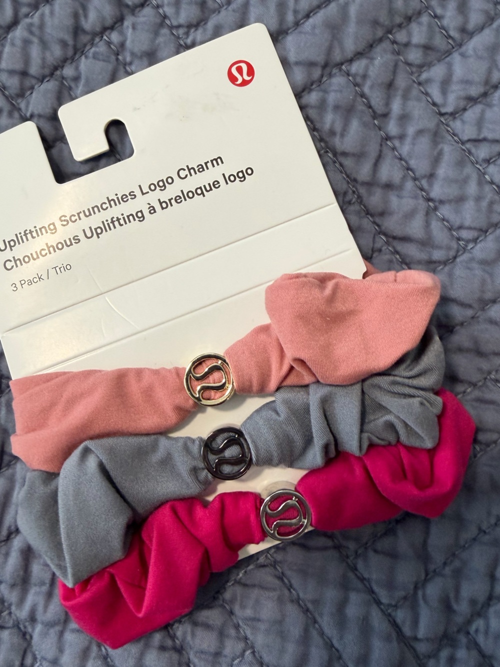 Lululemon 3-Pack Uplifting Scrunchies Logo Charm - Pink, Gray, Magenta